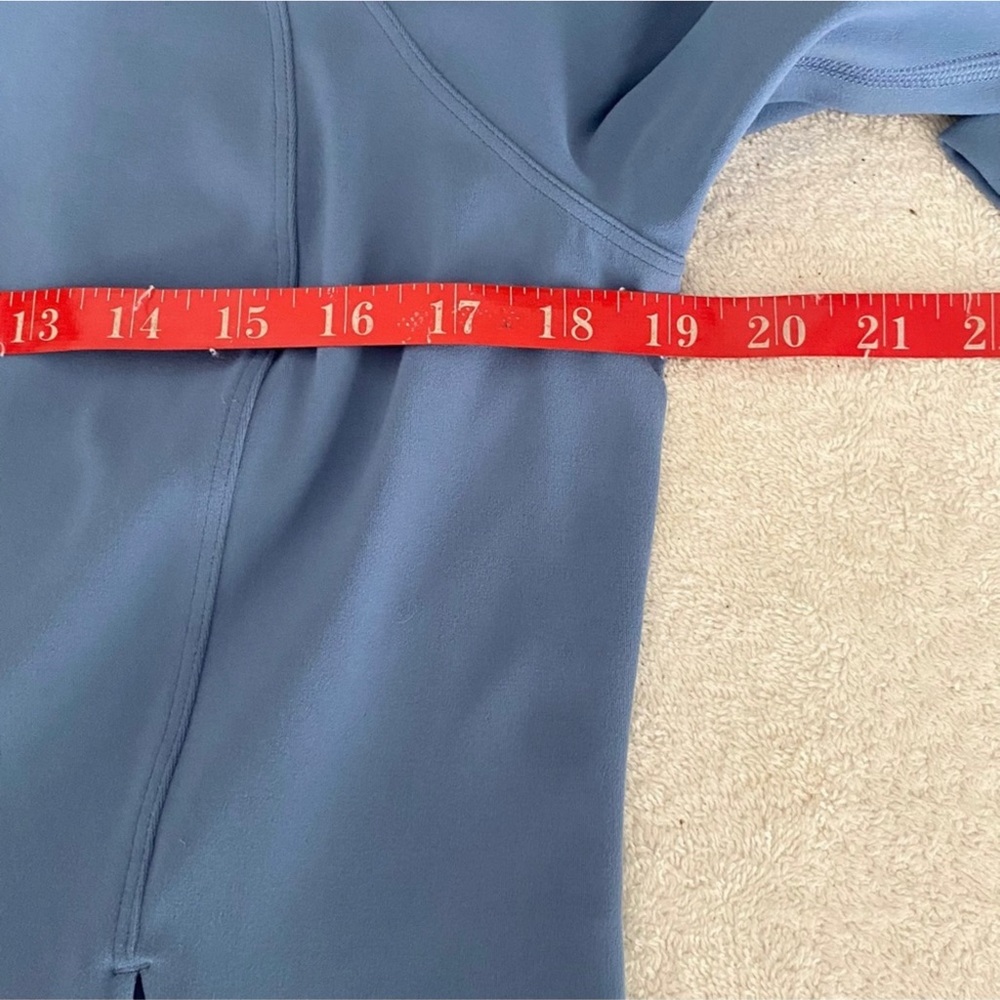 Athleta EUC Woman’s Salutation Cottage Blue Jacket Size Large - Picture 10 of 15